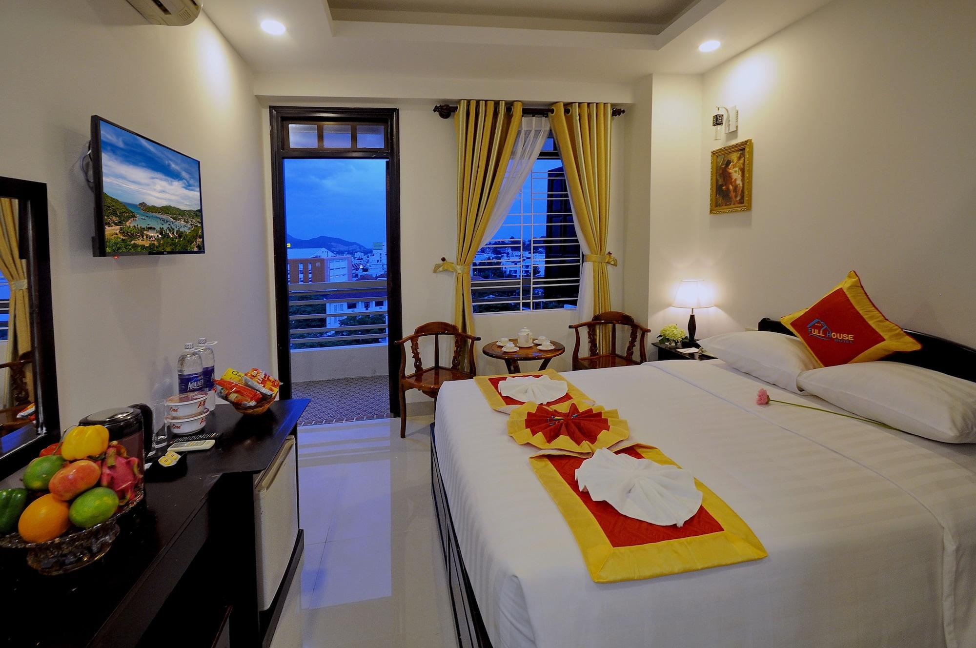 Full House Hotel На Транг Екстериор снимка